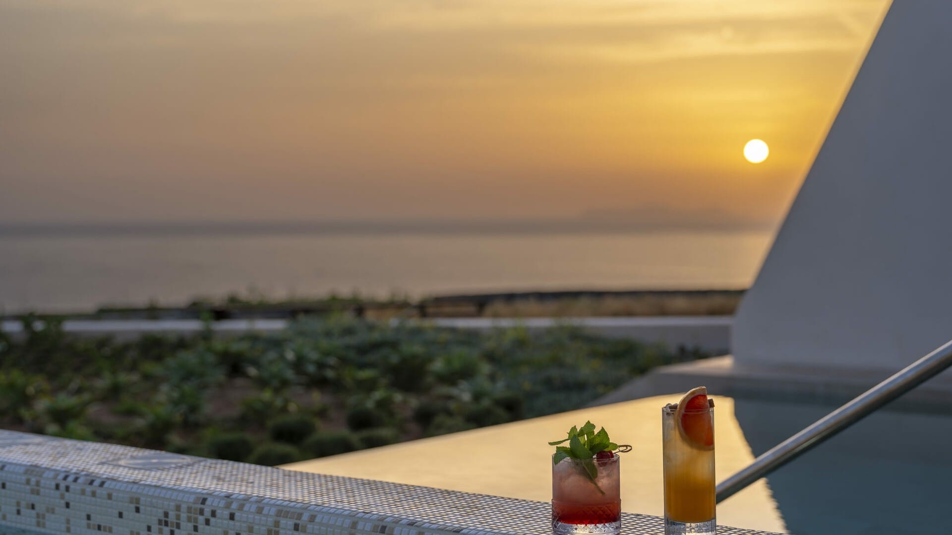 Majestic Sunset & Sea View Suite with Pool & Jacuzzi