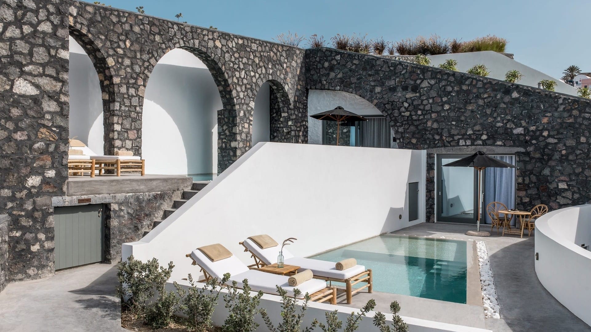 Pure Suite with Pool or Jacuzzi
