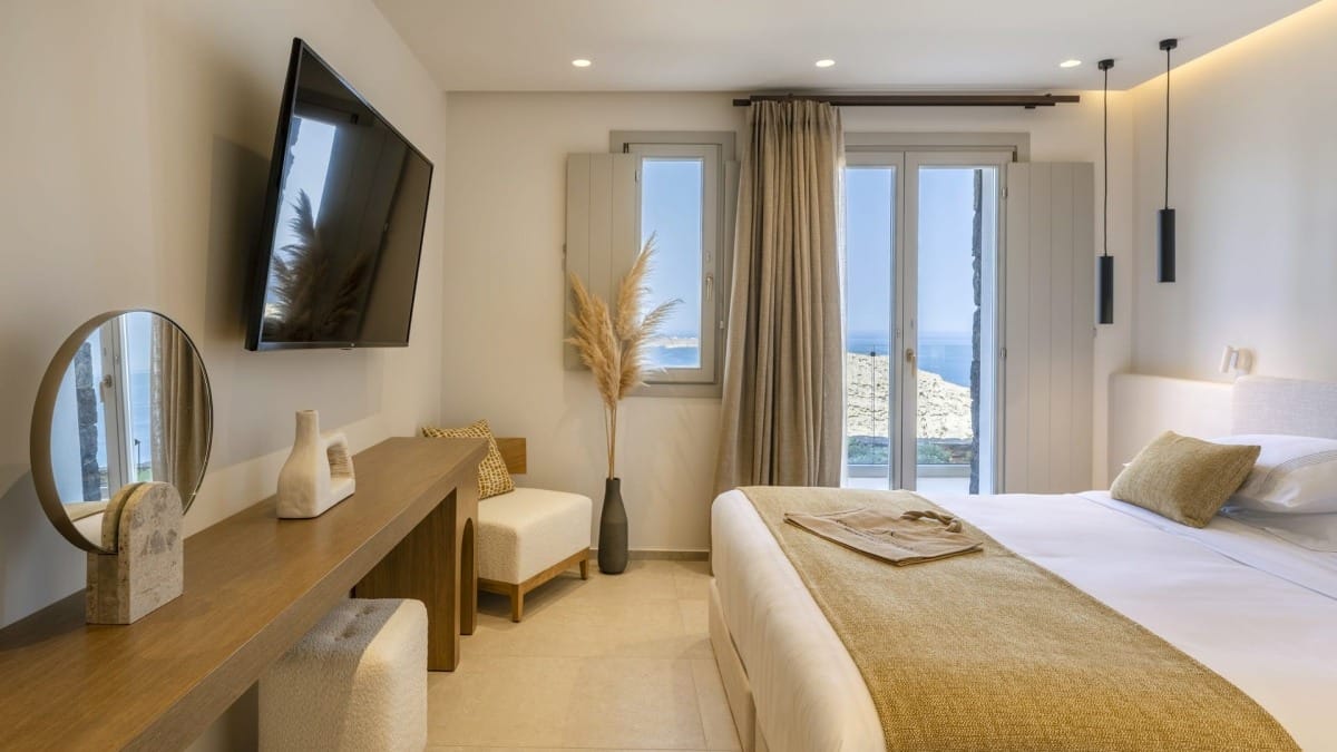 8-Bedroom Scenic Pool Villa with Sunset & Sea View