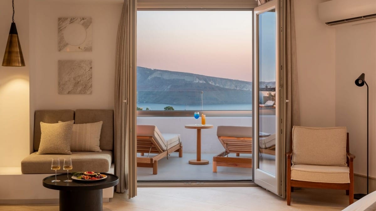 Sunset & Sea View Suite with Pool & Jacuzzi